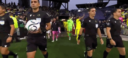 九游官网下载-半场：纳什维尔0-0迈阿密，梅西机会略少，法尔孔伤退